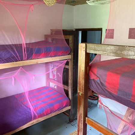 Hostel Singha Lounge 우나와투나 외부 사진